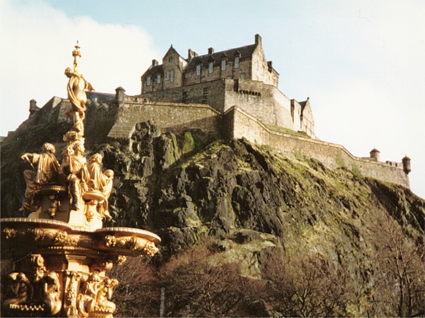 scotland edinburgh castle 03.jpg